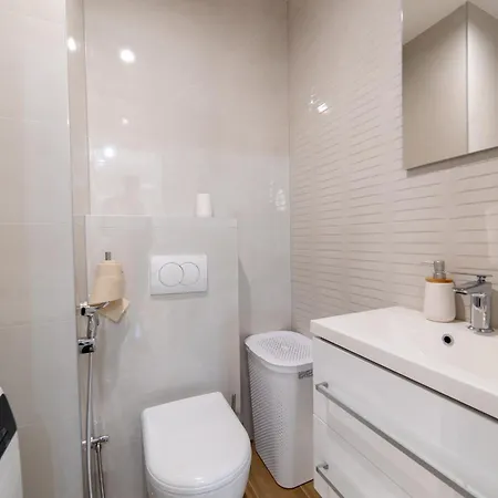 Old Town Heaven 3-bedroom With Balcony Appartement