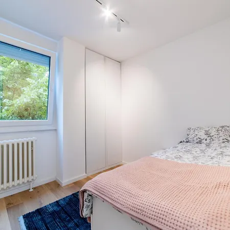 Apartment Old Town Heaven 3-bedroom With Balcony