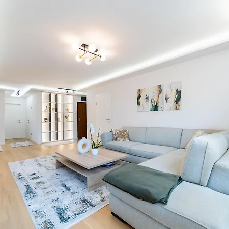 Appartement Old Town Heaven 3-bedroom With Balcony