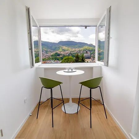 Old Town Heaven 3-bedroom With Balcony