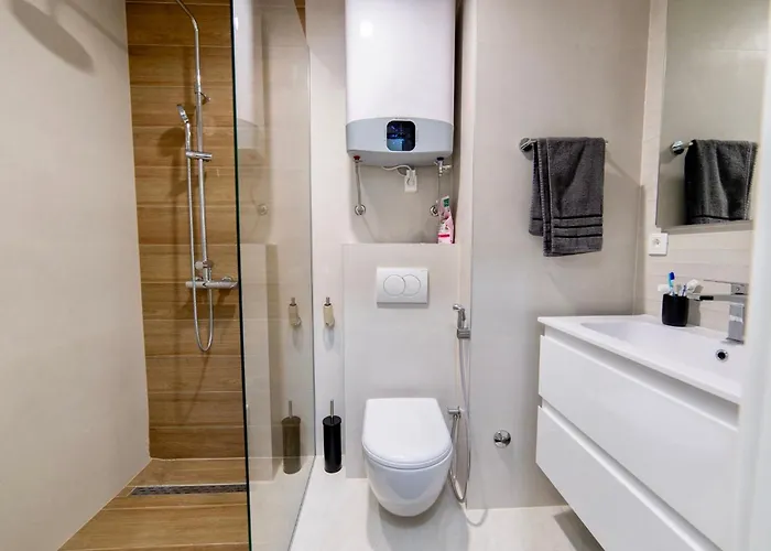 Old Town Heaven 3-bedroom With Balcony