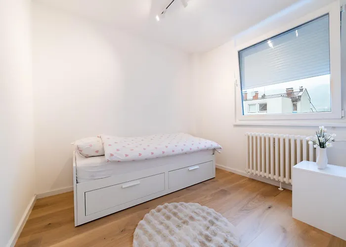 Old Town Heaven 3-bedroom With Balcony Apartment