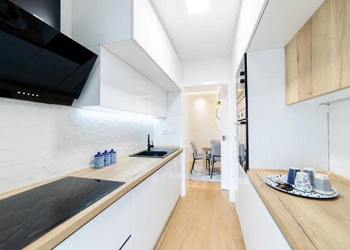 Old Town Heaven 3-bedroom With Balcony