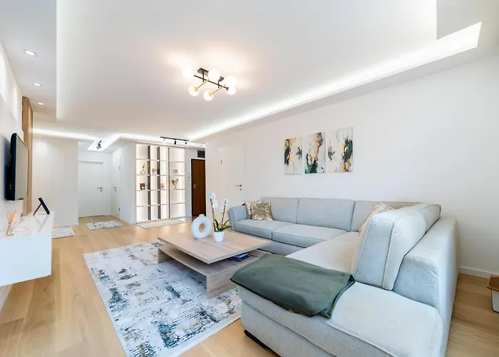 Apartment Old Town Heaven 3-bedroom With Balcony